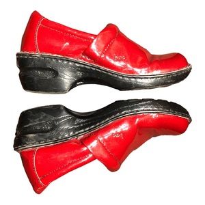 D.O.C Born Concept Slip On Clog Shoes With 2" Heel Women's Size 8.5 M/W /40 Red